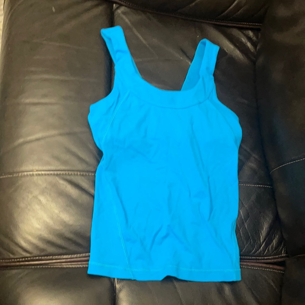 Nice workout top.